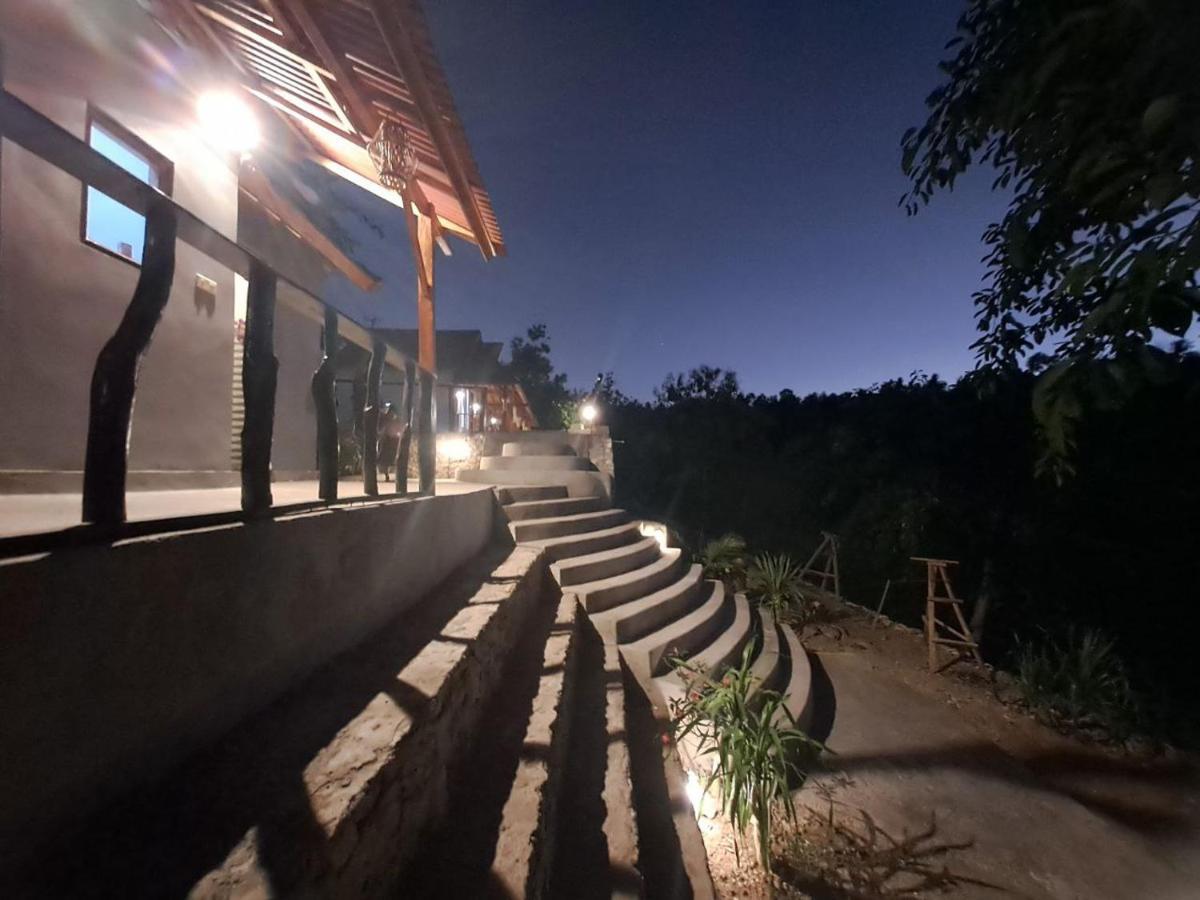 Vina Bungalow Toyapakeh Εξωτερικό φωτογραφία
