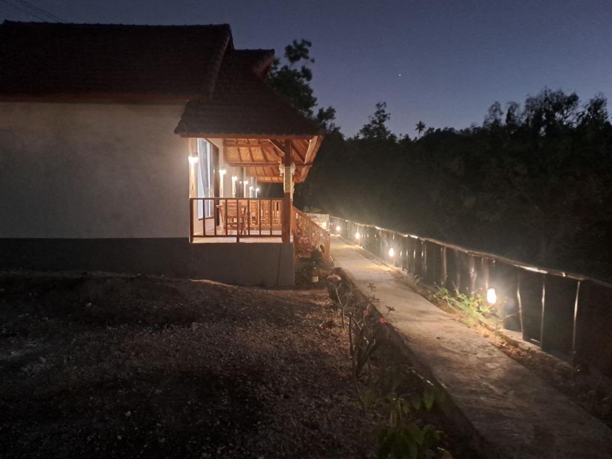 Vina Bungalow Toyapakeh Εξωτερικό φωτογραφία
